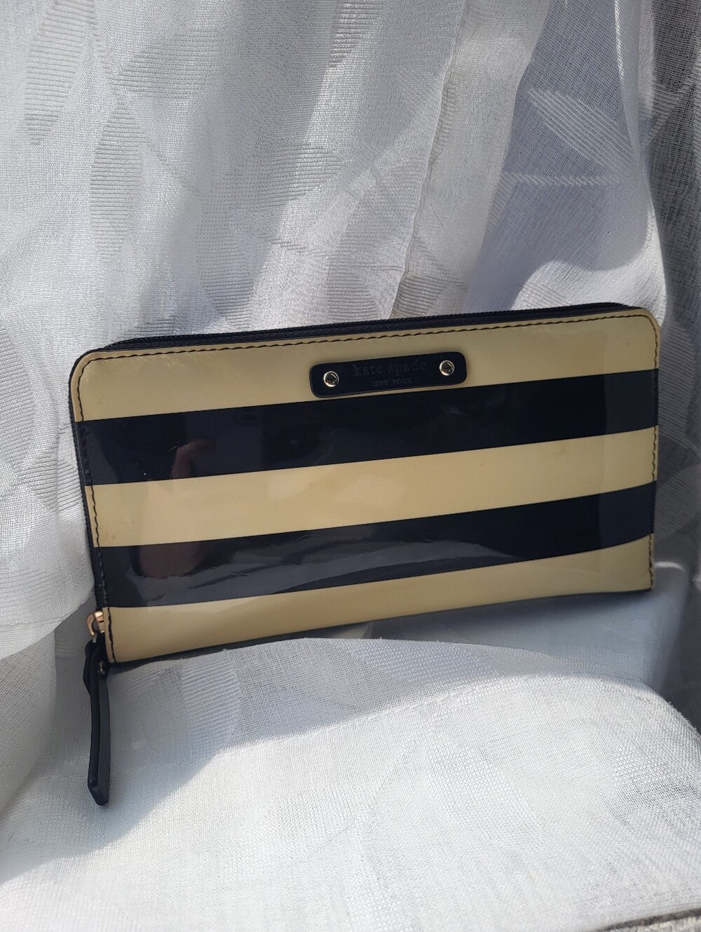 Kate Spade Penn Valley Neda Wallet Black Cream Striped Patent Leather Zip Around
